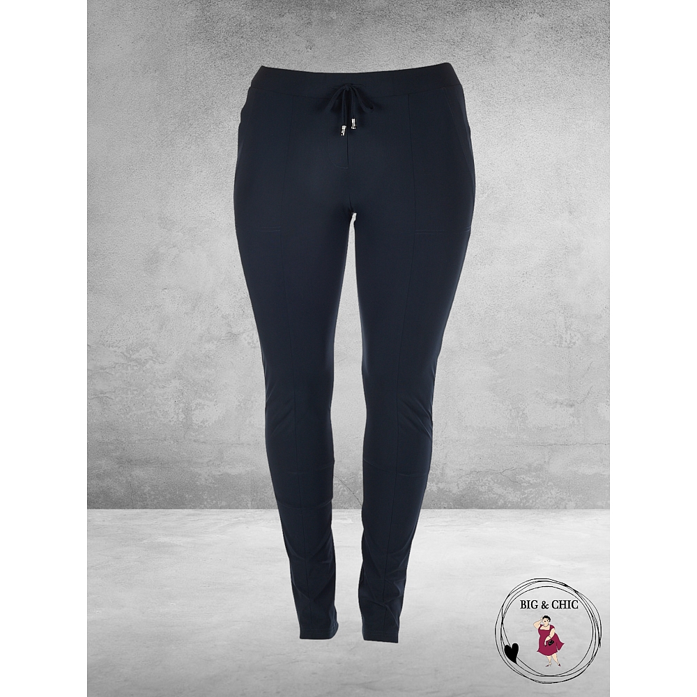 Only-M Travel Pantalon Sporty Strong Navy-Grote Maten Mode