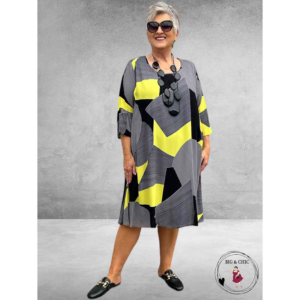 Horen van Samenpersen achterlijk persoon OPHILIA Dress VIVIANE Graphic Grey/Yellow-Grote Maten Mode