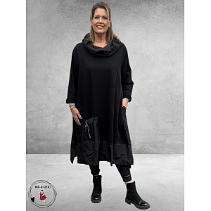 SINNE DESIGN Jurk Zwart Grote Col Kraag