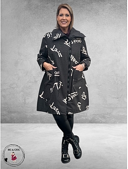 SINNE DESIGN Jas Zwart Letters Beige